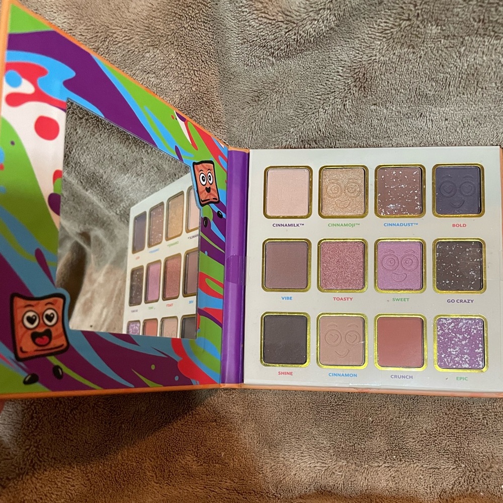 Eyeshadow Palette Cinnamon Toast Crunch